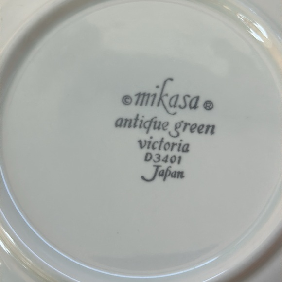 MIKASA Antique Green Victoria D3401 Made in Japan Floral Tea Cup and Saucer - Picture 9 of 11